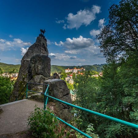Apartmany Becherplatz Karlovy Vary Exterior photo